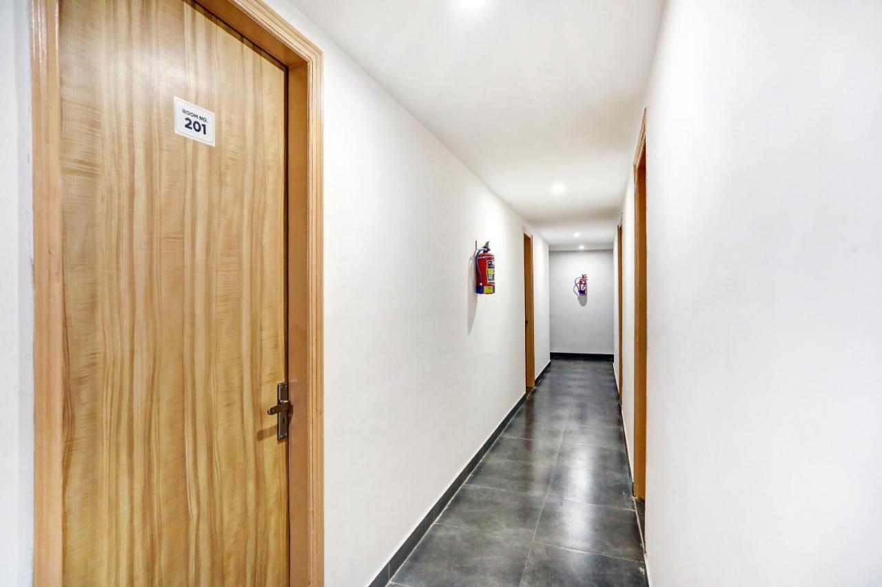 Oyo 81641 Collection O Hotel A1 Residency ניו דלהי מראה חיצוני תמונה