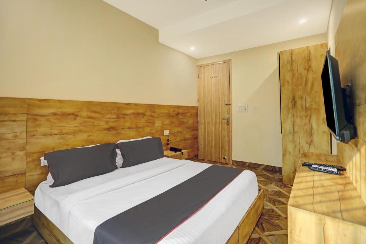 Oyo 81641 Collection O Hotel A1 Residency ניו דלהי מראה חיצוני תמונה