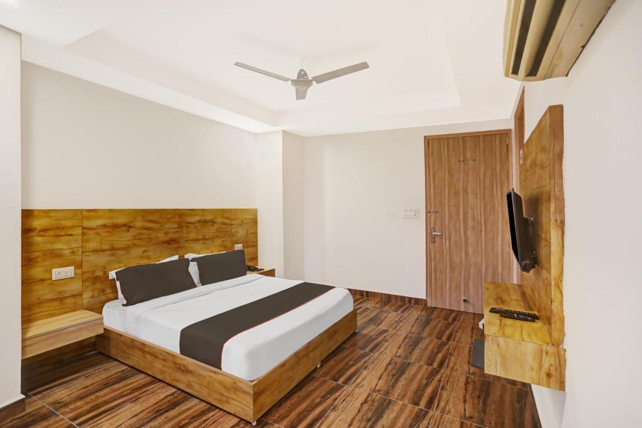 Oyo 81641 Collection O Hotel A1 Residency ניו דלהי מראה חיצוני תמונה